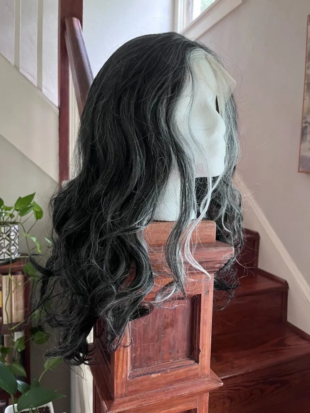 Long Wavy Salt-and-Pepper Wig - Natural Gray & Black
